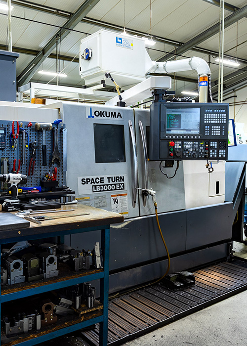 Praezionszerspanung_Luban_Halbe_Drehmaschine_LB3000M_Detail_(c) Sebastian Gotthardt.jpg
