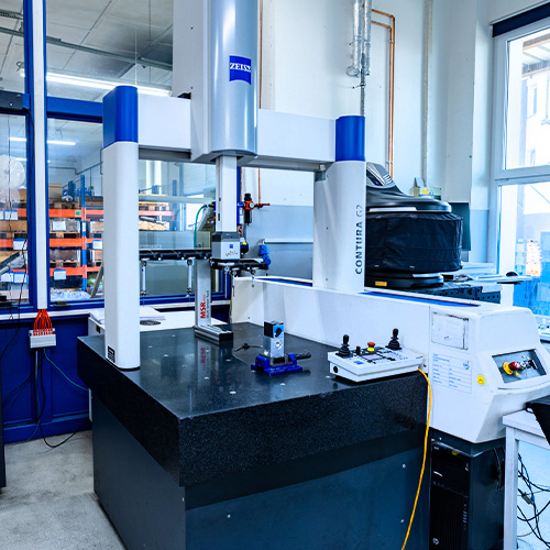 Praezionszerspanung_Luban_Halbe_Messmaschine_Detail_(c) Sebastian Gotthardt.jpg