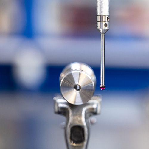 Praezionszerspanung_Luban_Halbe_Prüfen_Detail_(c) Sebastian Gotthardt.jpg