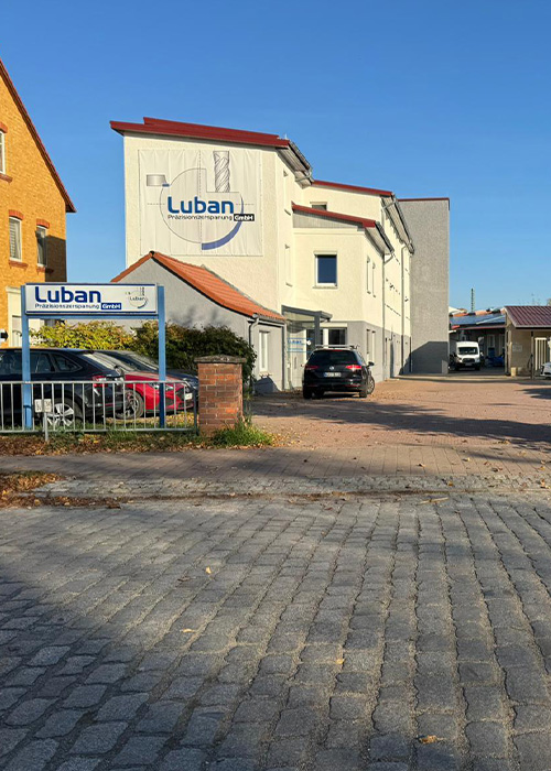 Praezionszerspanung_Luban_Halbe_News_Standort nach Sanierung Hauptgebäude_Detail_(c) Luban.jpg