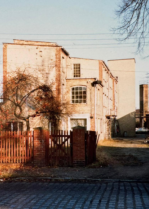 Praezionszerspanung_Luban_Halbe_News_Standort-vor Sanierung Hauptgebäude_Detail_(c) Luban.jpg